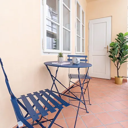 Beautifully Renovated Apartments At Lesser Town Prague Exterior photo