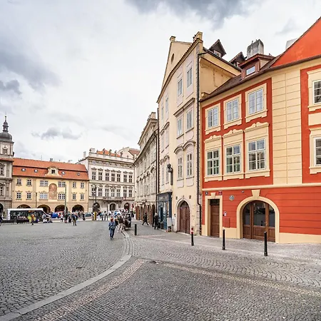 Beautifully Renovated Apartments At Lesser Town Prague Exterior photo