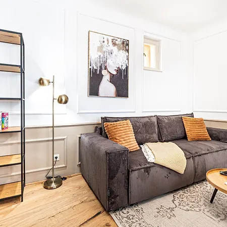 Beautifully Renovated Apartments At Lesser Town Prague Exterior photo