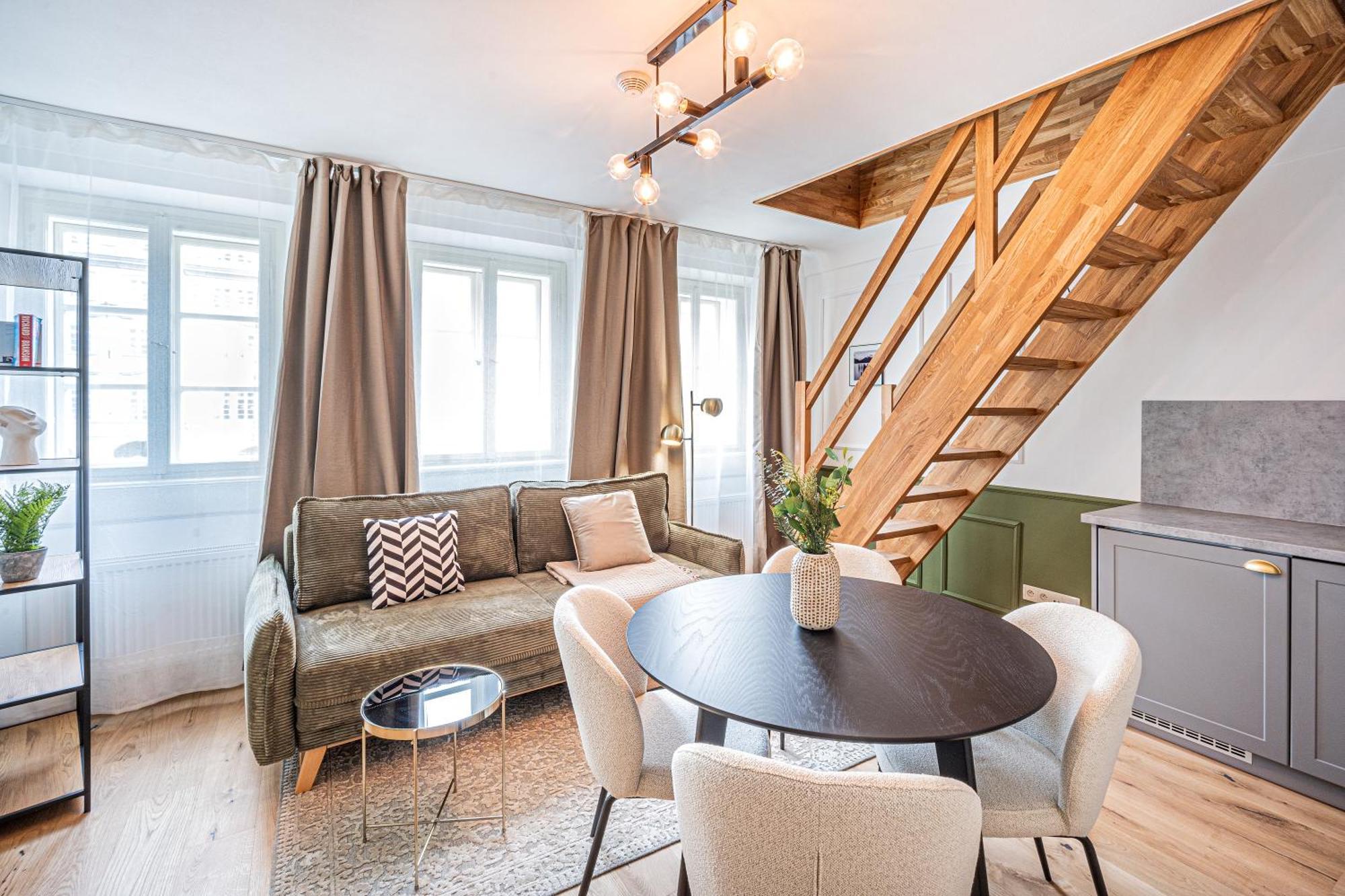 Beautifully Renovated At Lesser Town 公寓
